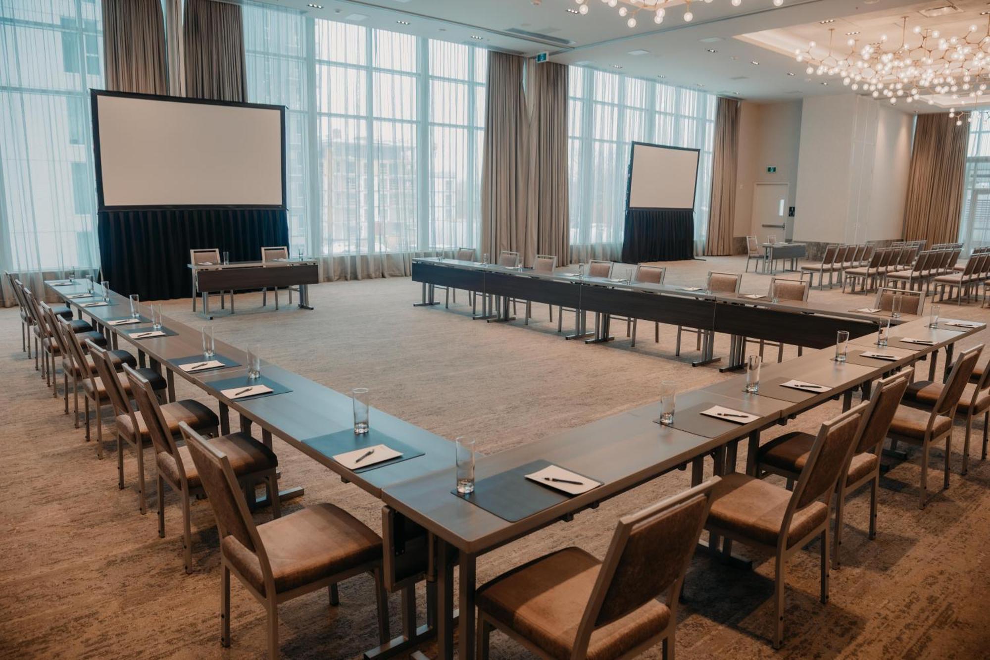 Homewood Suites By Hilton Montreal Midtown — Photos 2